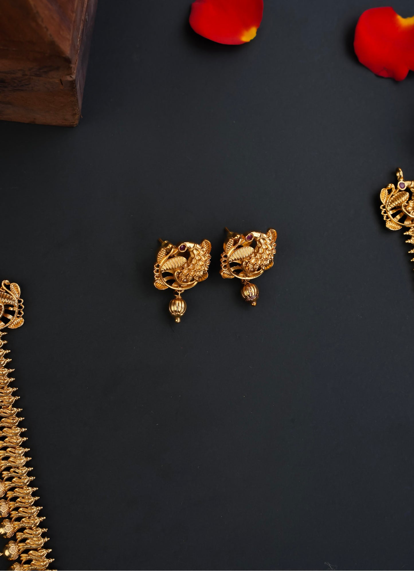 GOLD LOOKALIKE HAARAM