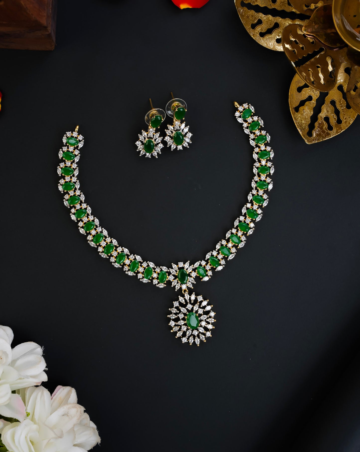 DIAMOND LOOKALIKE NECKSET (GREEN)