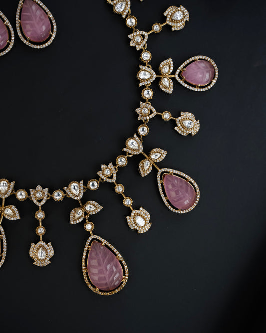 VICTORIAN NECKSET (BABYPINK)