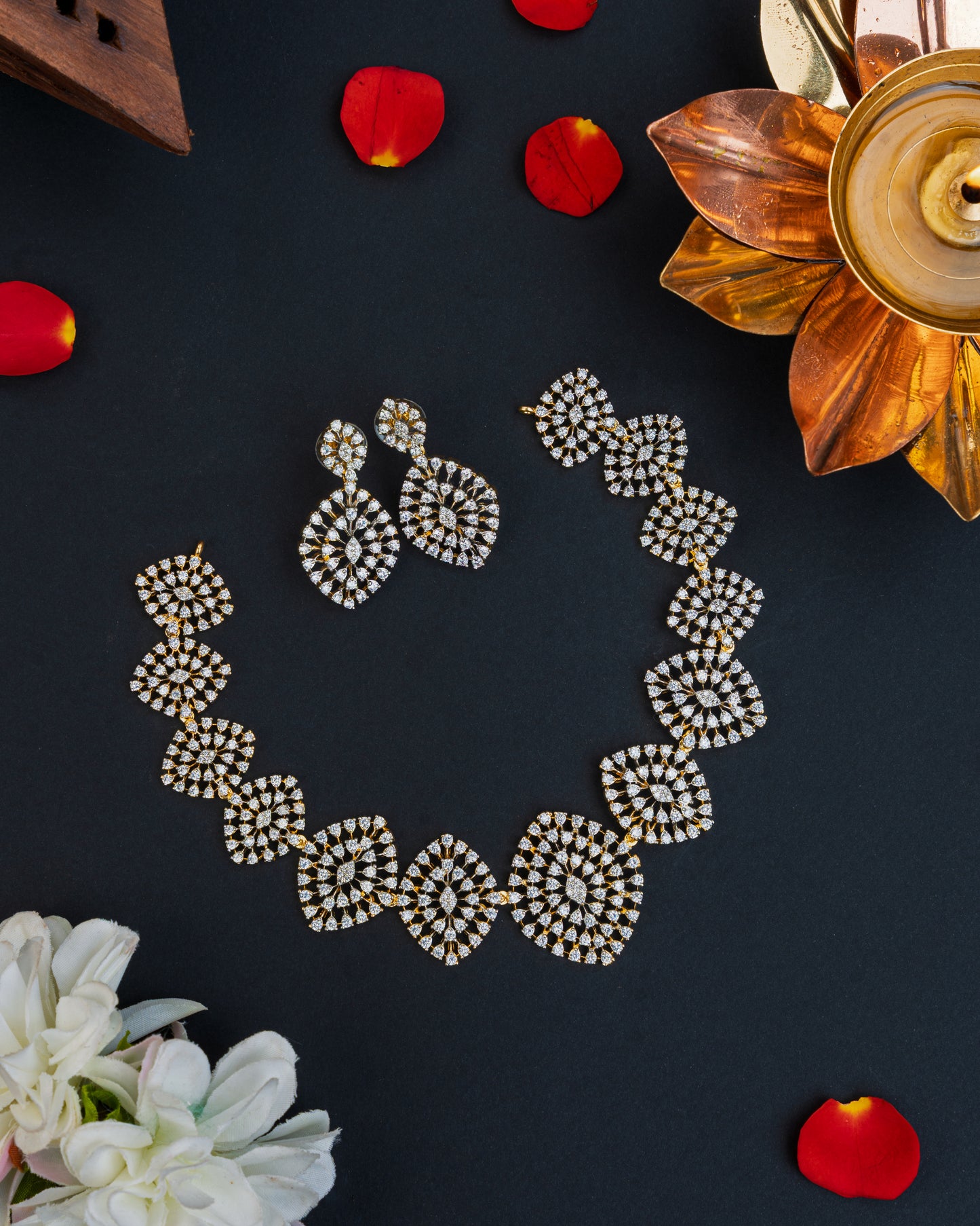 Diamond lookalike neckset