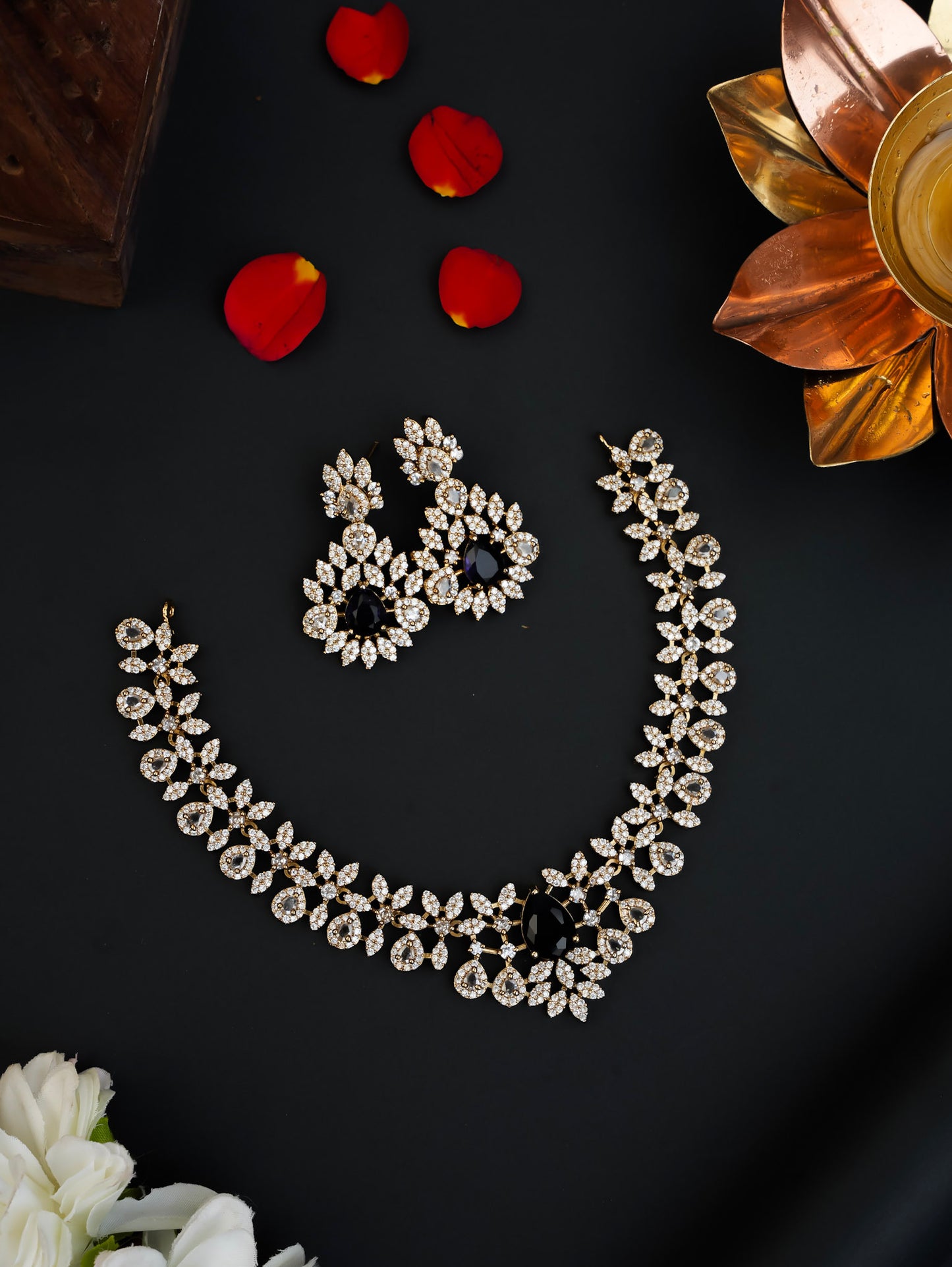 DIAMOND LOOKALIKE NECKSET