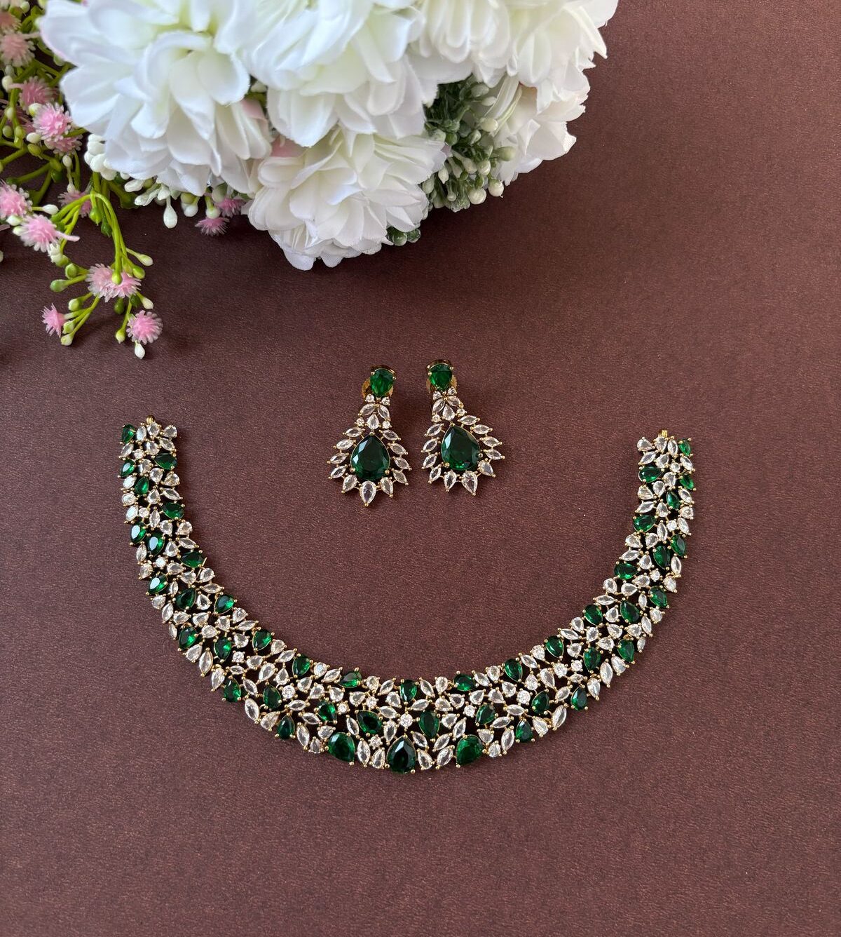 DIAMOND LOOKALIKE NECKSET (GREEN)