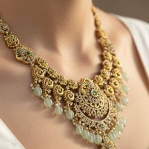 GOLD ALIKE NECKPIECE (MINT)
