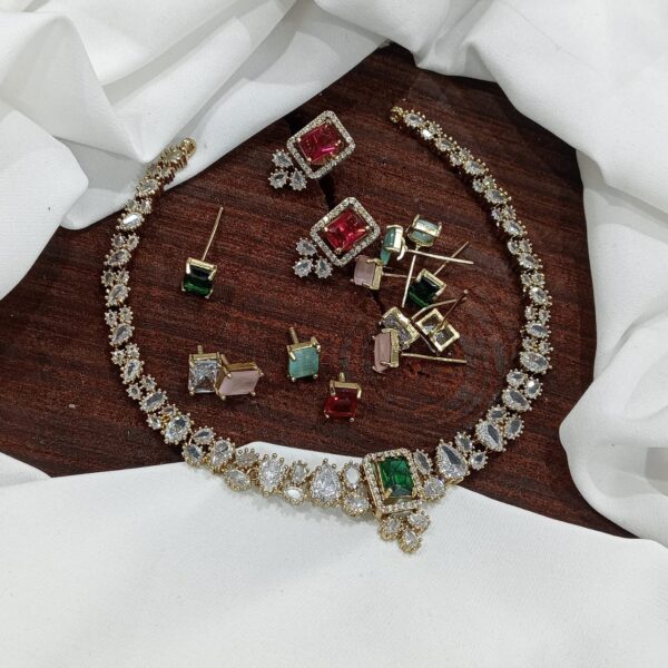 INTERCHANGABLE NECKSET