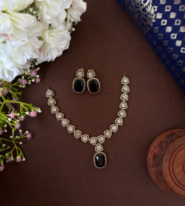 MOISSANITE NECKSET (PURPLE)