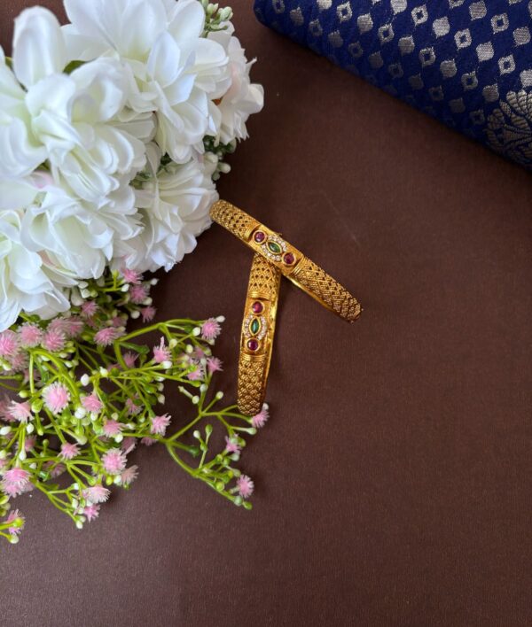 GOLD LOOKALIKE BANGLES