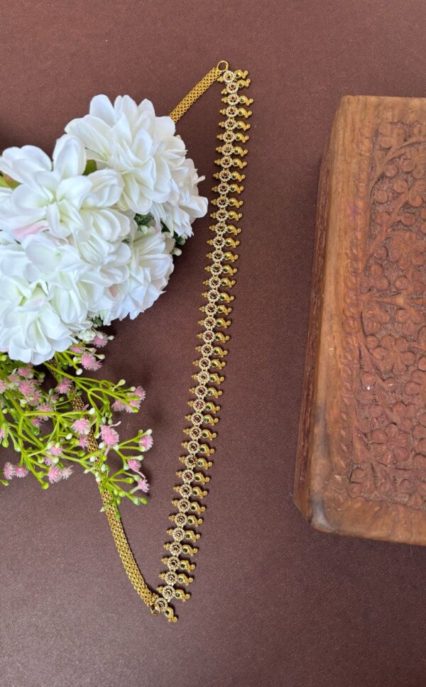 FLORAL HIPCHAIN