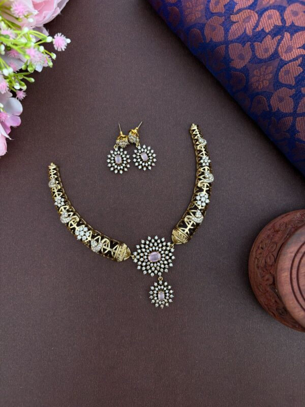 KANTE NECKSET (BABYPINK)