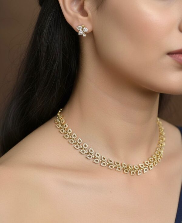 LEAF DIAMOND LOOKALIKE NECKSET