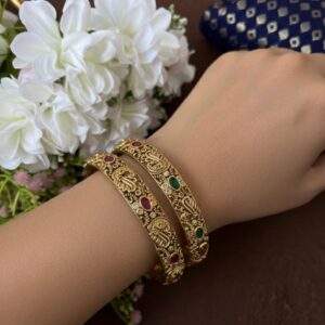 GOLD LOOKALIKE BANGLES