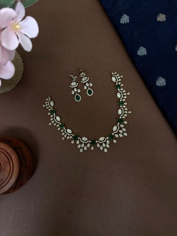 Diamond lookalike (green )