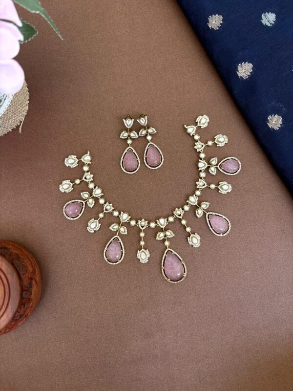 VICTORIAN NECKSET (BABYPINK)